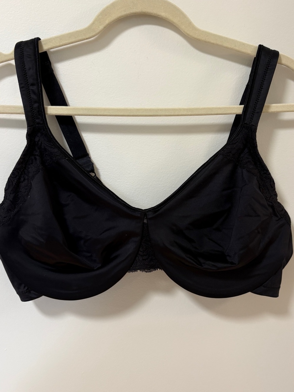 Exquisite Form Black Bra Front Lace Size 42D